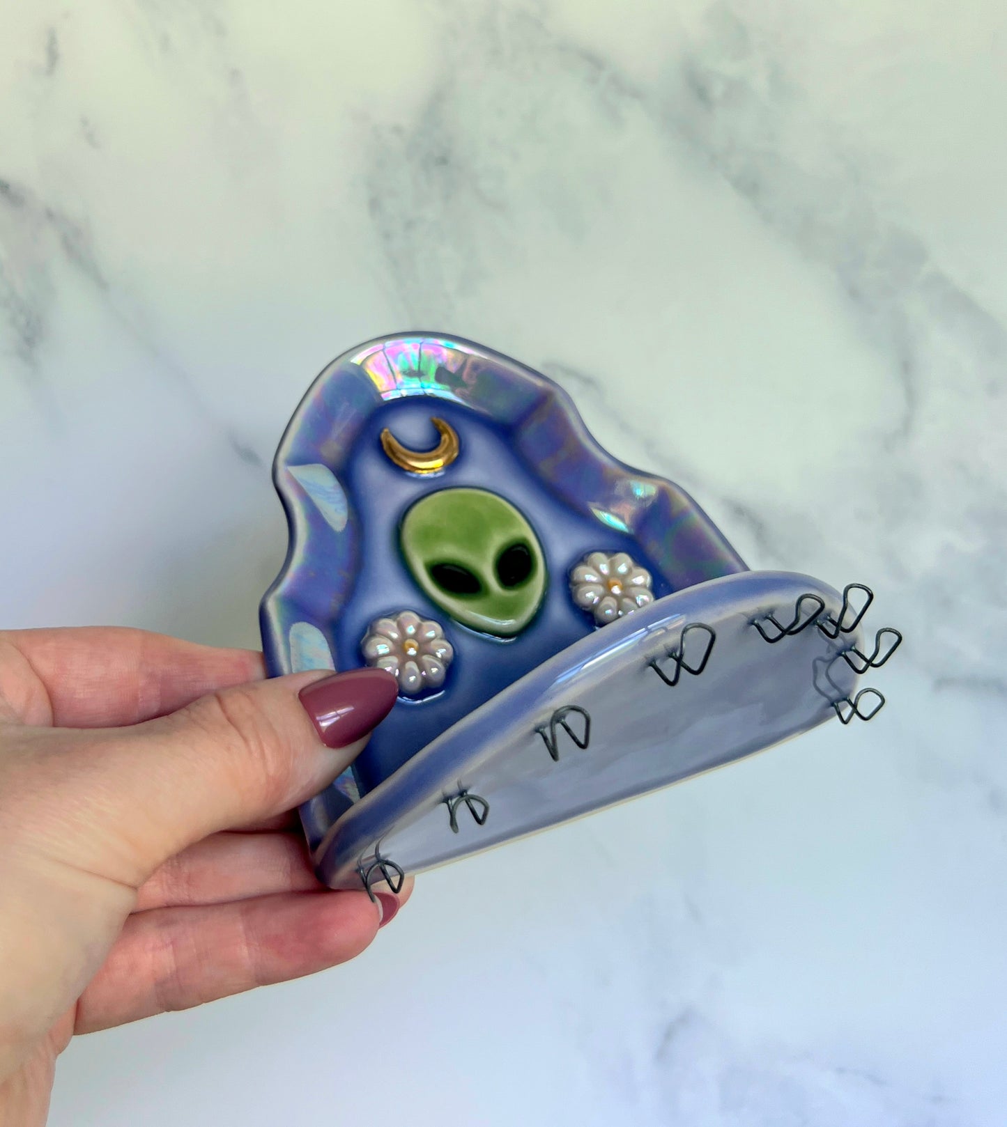 IMPERFECT Alien Daisy Wall Hanging Shelf, Ceramic Jewelry Hanger, Alter Arch Shelf