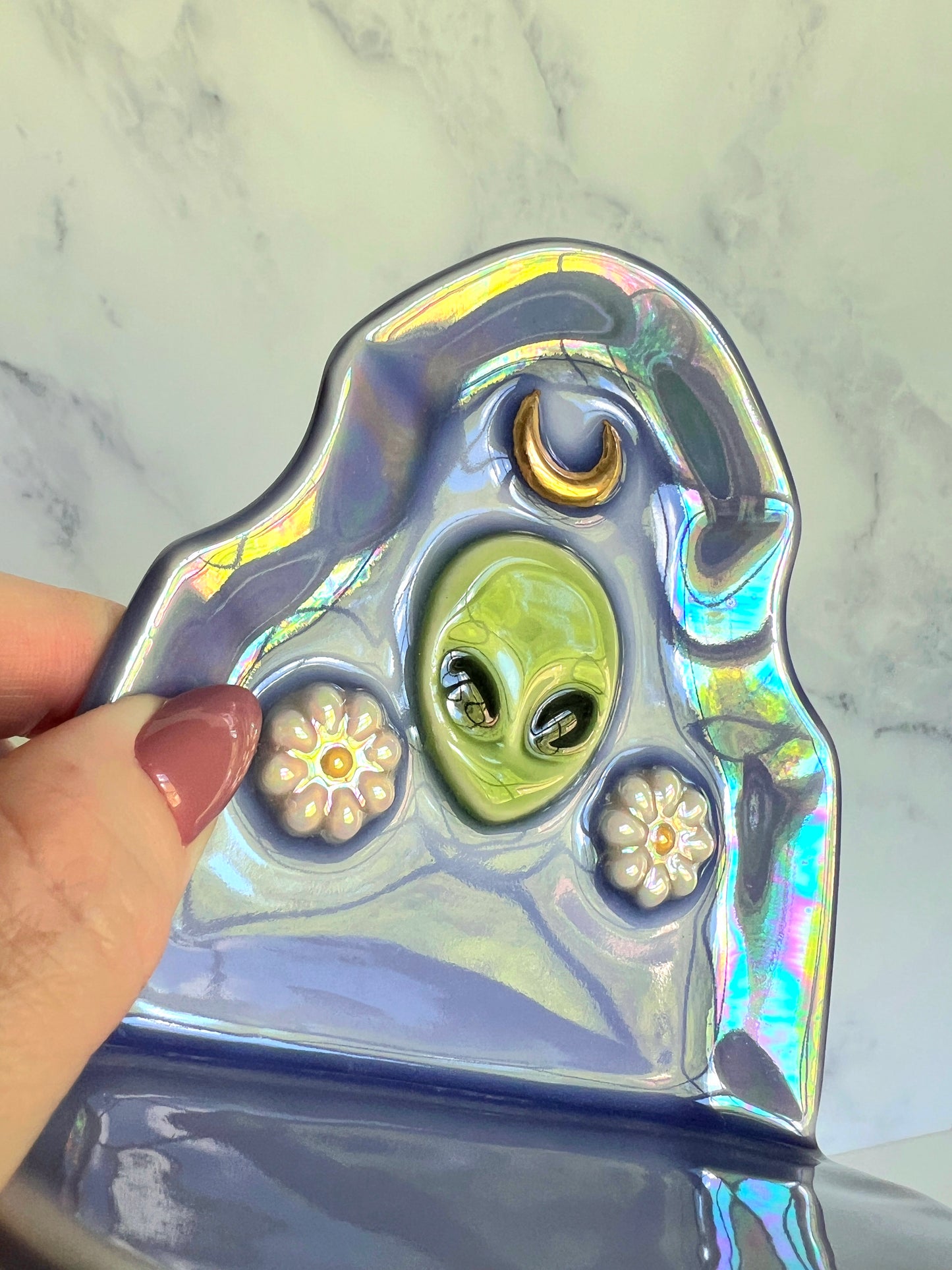 IMPERFECT Alien Daisy Wall Hanging Shelf, Ceramic Jewelry Hanger, Alter Arch Shelf