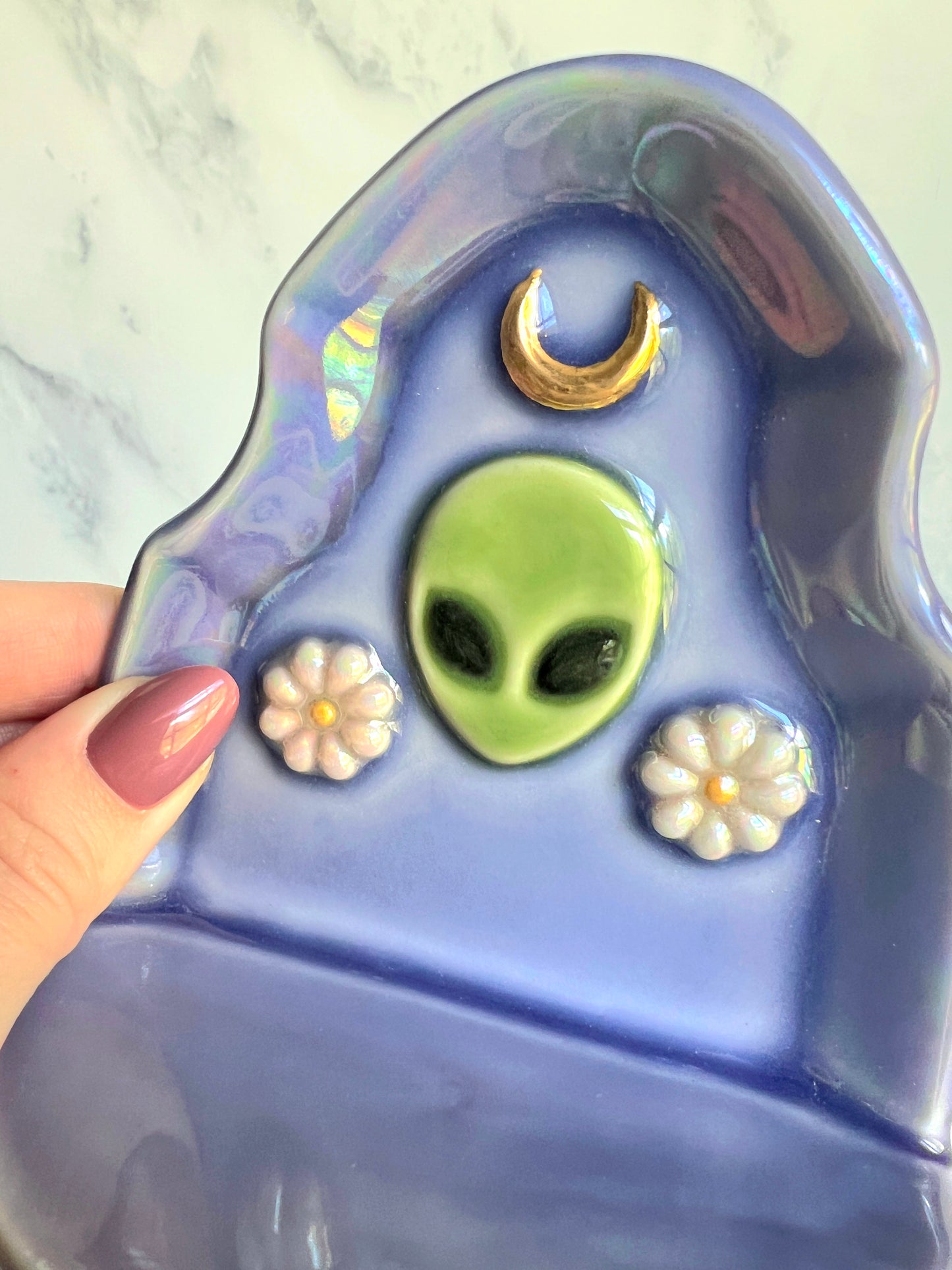 IMPERFECT Alien Daisy Wall Hanging Shelf, Ceramic Jewelry Hanger, Alter Arch Shelf