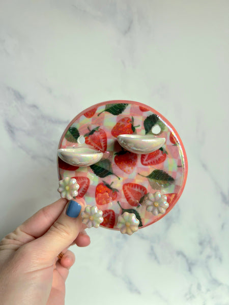 Strawberry Jewelry Wall Hanging Ring Dish Necklace Display with Daisy Flowers